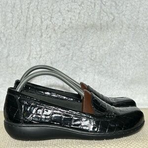 Clarks Womens Black Patent Crocodile Ashland Jam Slip On Loafer Shoes SZ 7M